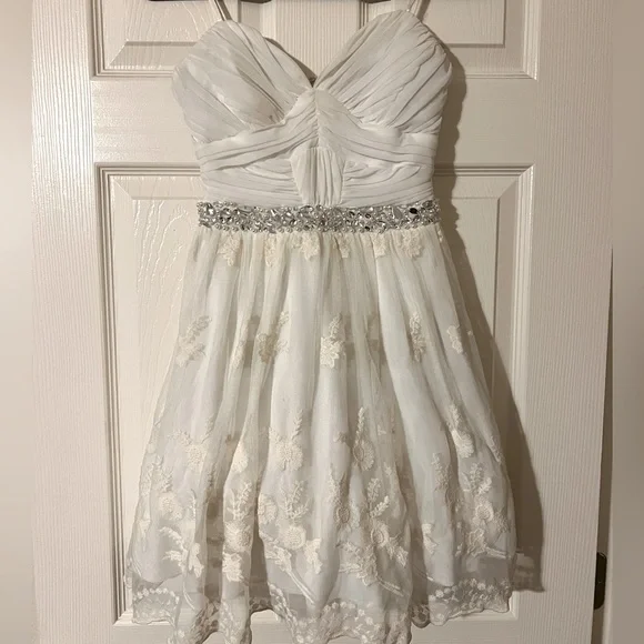 Jodi Kristopher | Dresses | Nwot White Cream Lace Sleeveless Semi Formal  Cocktail Dress | Poshmark
